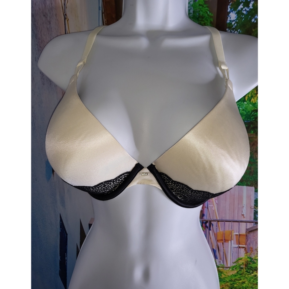 Maidenform - Self Expressions Cream and Black Bra